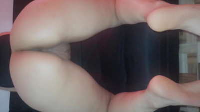 Майка ми ми подарява путката си за Коледа